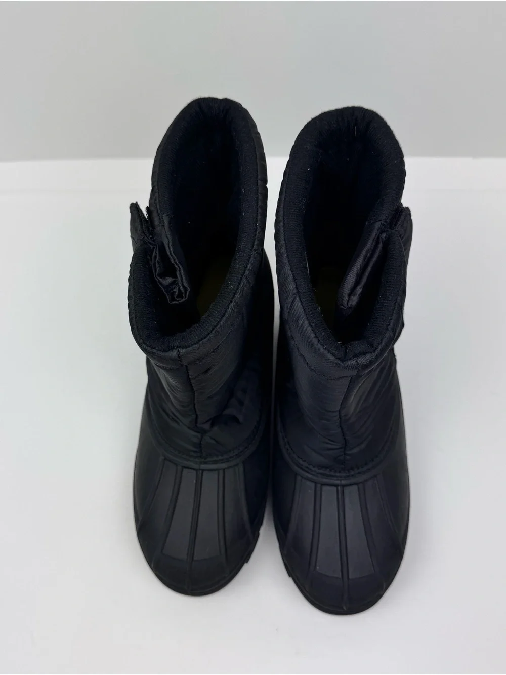 Alpine Design Snow Crusher II waterproof winter boots. Youth size 5.